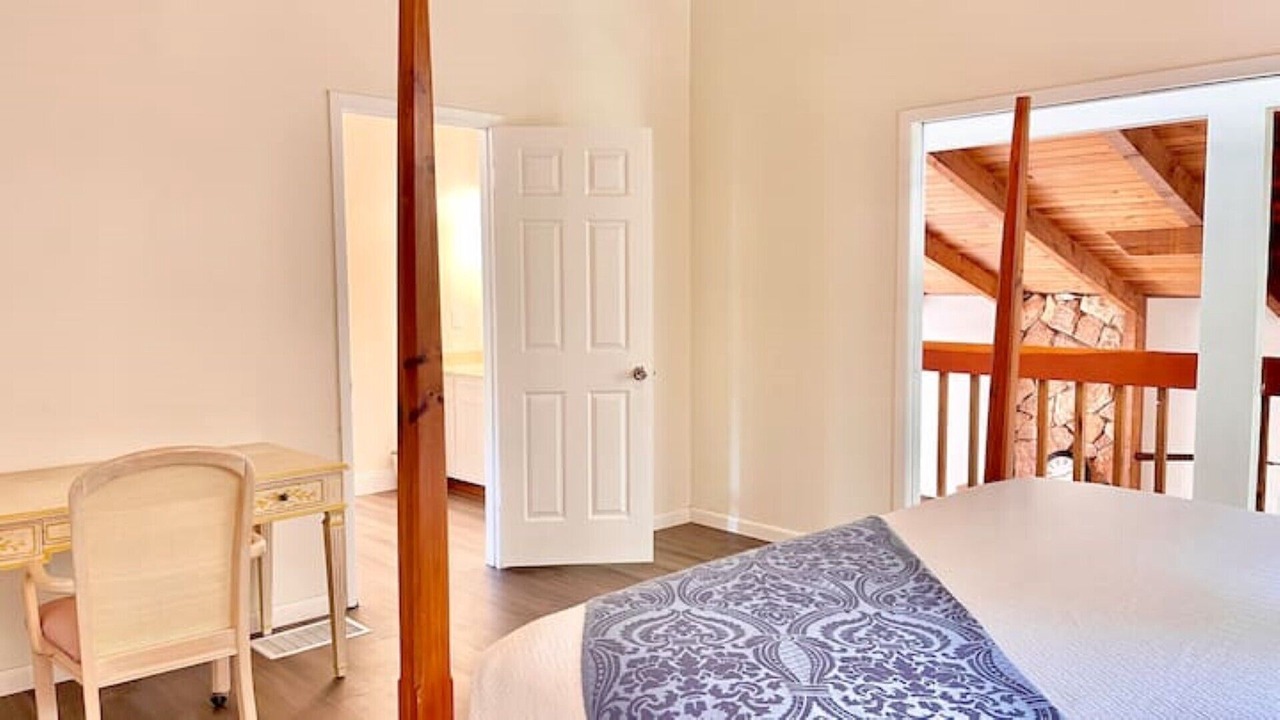 Photo of Bedroom in White City