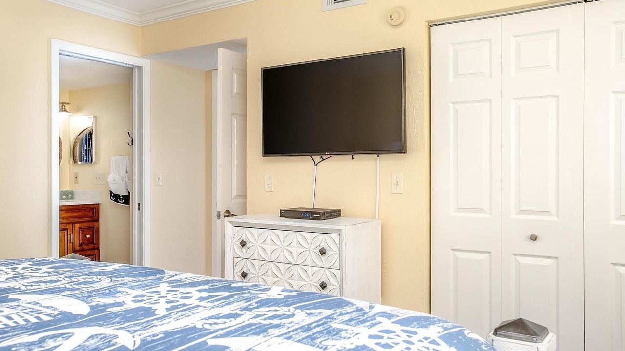 Photo of Bedroom in Venetian Way South