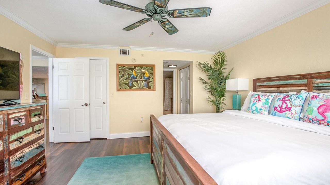Photo of Bedroom in Venetian Way South