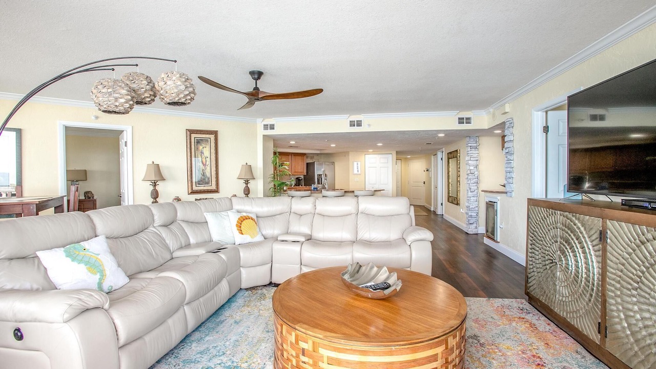 Photo of Livingroom in Venetian Way South