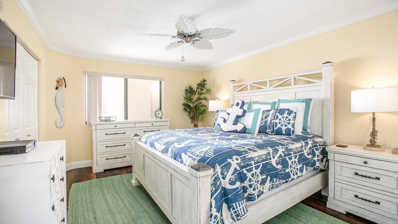 Photo of Bedroom in Venetian Way South