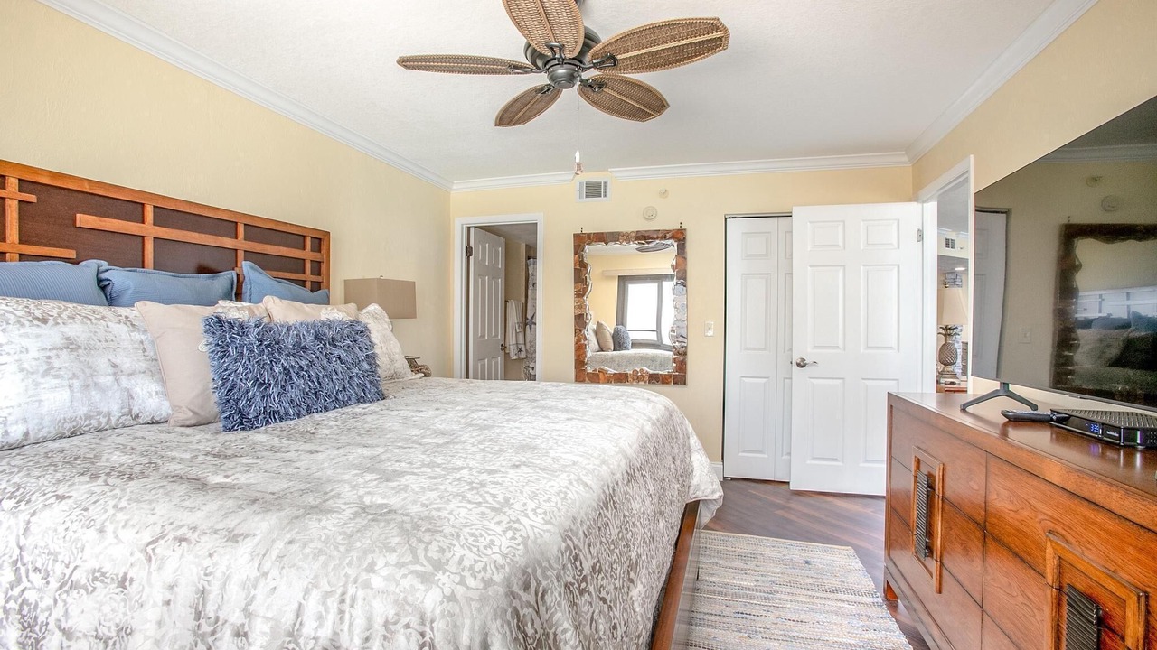 Photo of Bedroom in Venetian Way South