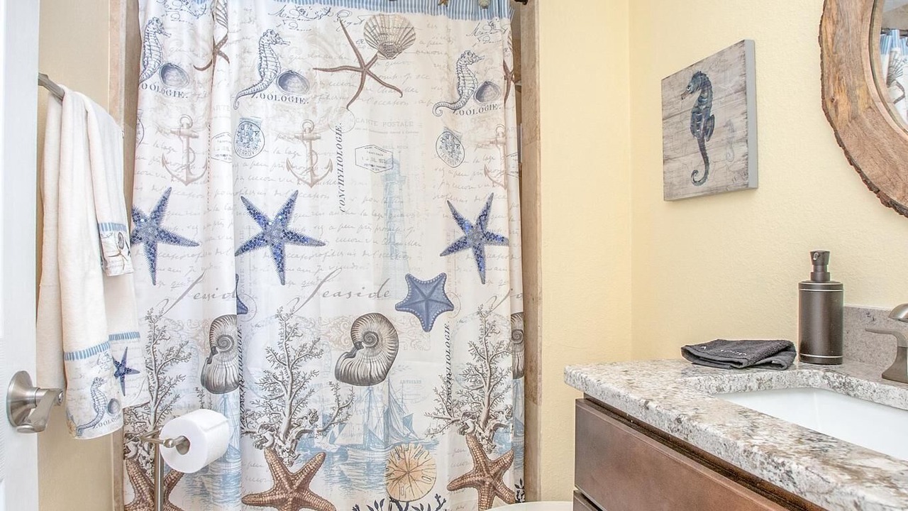 Photo of Bathroom in Venetian Way South