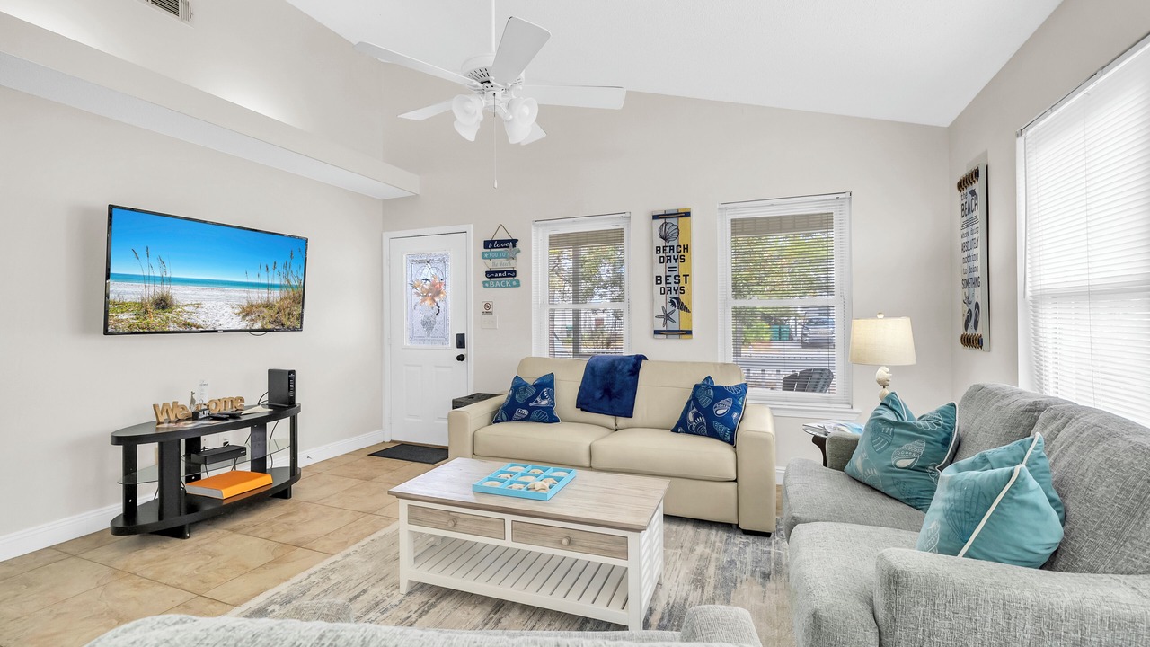 Photo of Livingroom in Crystal Beach