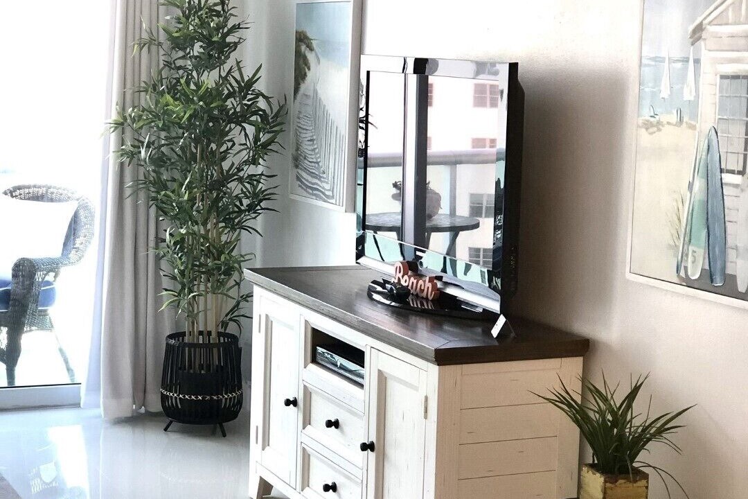 Photo of Livingroom in Hollywood South Central Beach