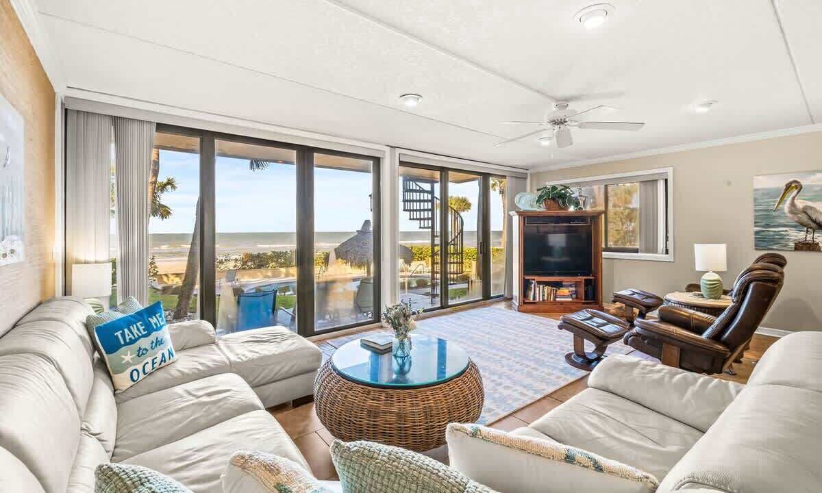 Photo of Livingroom in Belleair Beach