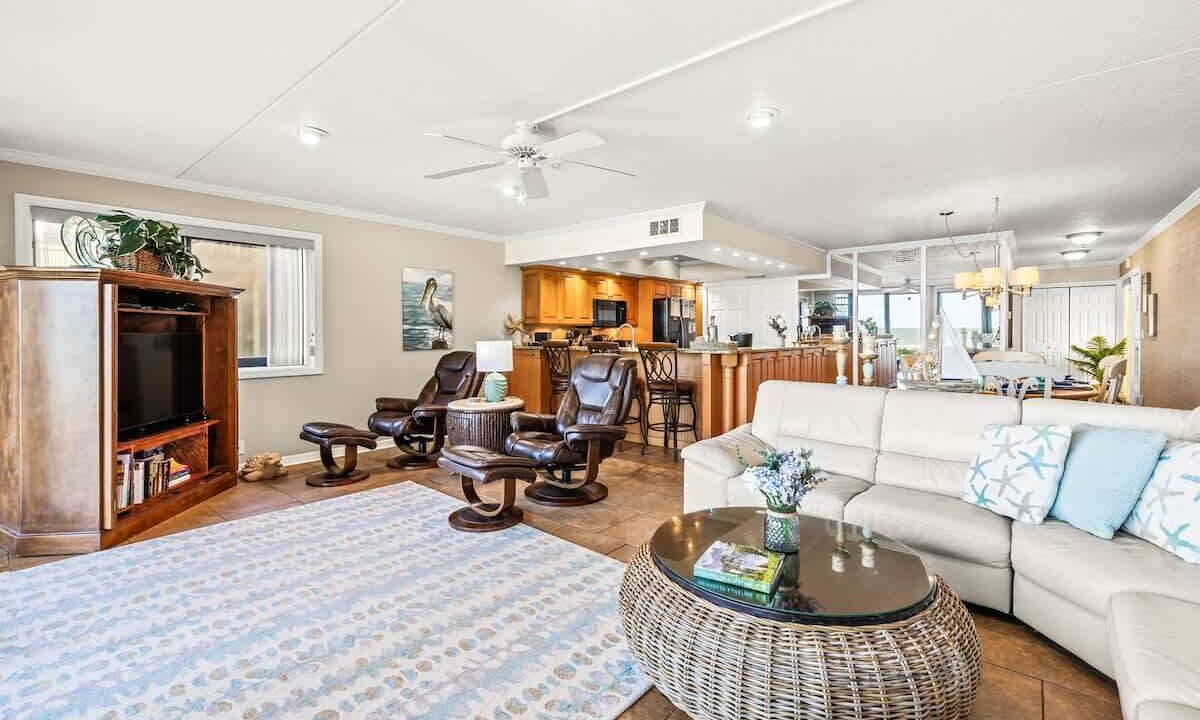 Photo of Livingroom in Belleair Beach