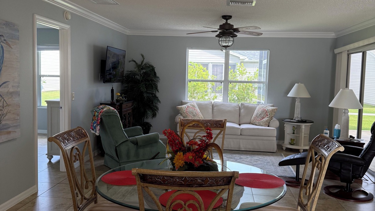 Photo of Livingroom in Duval