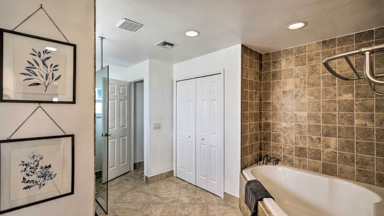 Photo of Bathroom in Caloosahatchee