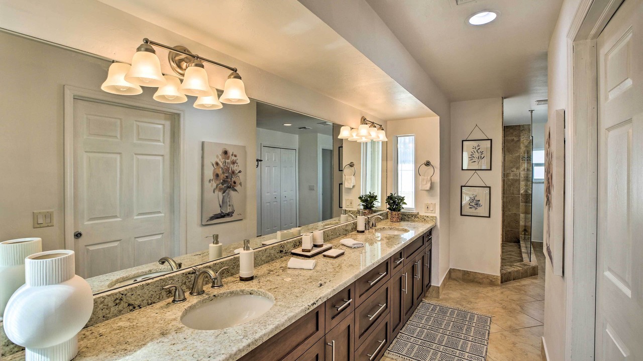 Photo of Bathroom in Caloosahatchee