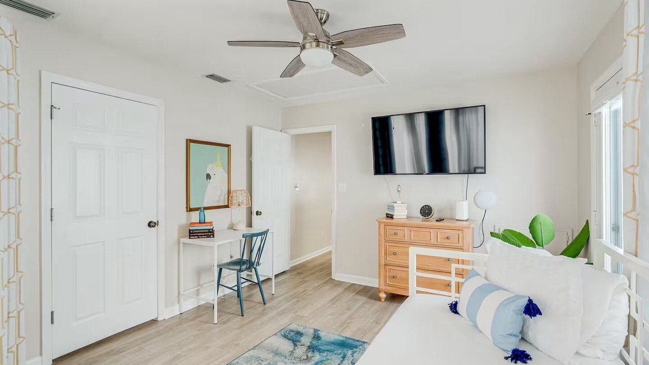 Photo of Bedroom in Lower Grand Lagoon