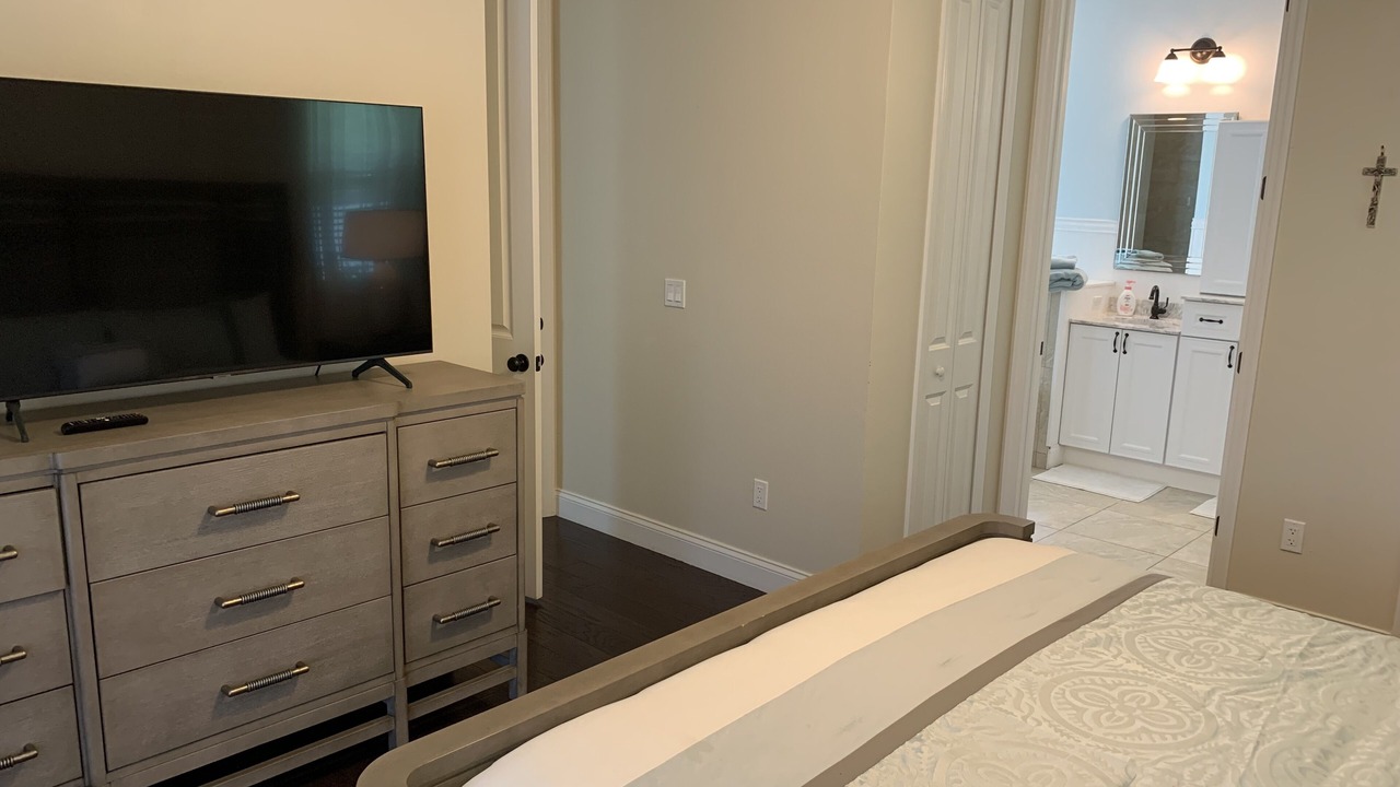 Photo of Bedroom in Edgewater