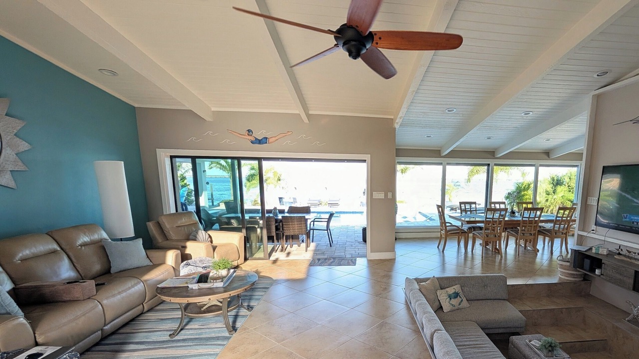 Photo of Livingroom in Caloosahatchee