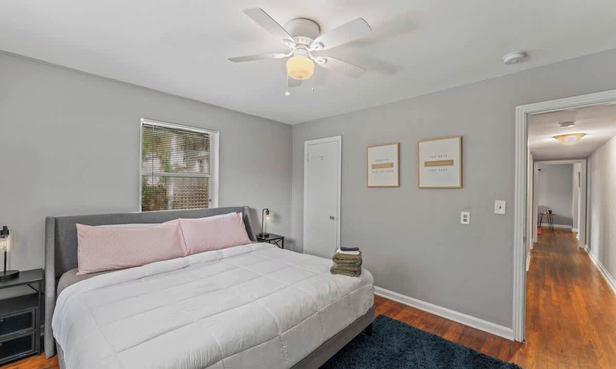 Photo of Bedroom in Riverside