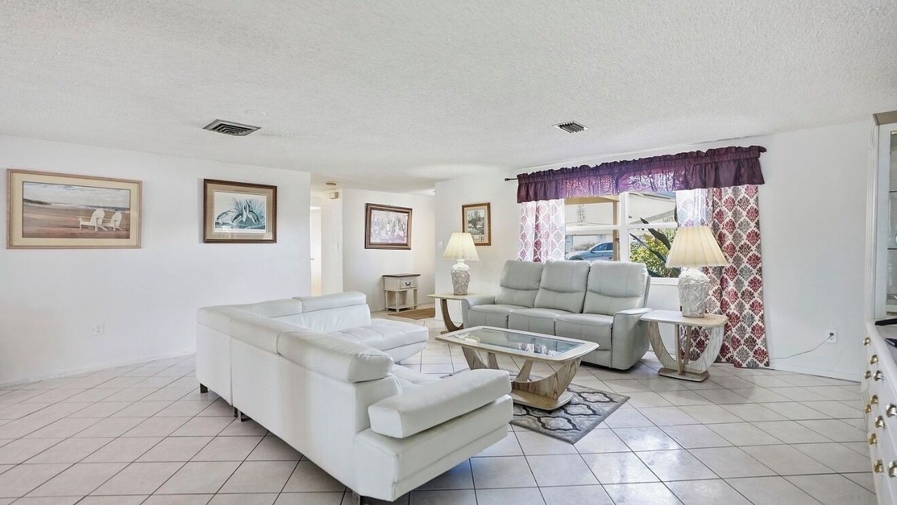 Photo of Livingroom in Sea Ranch