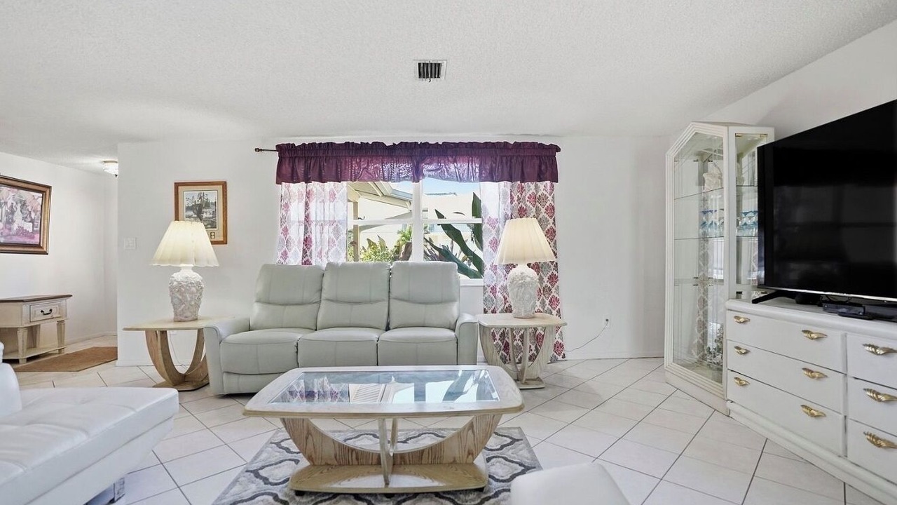 Photo of Livingroom in Sea Ranch