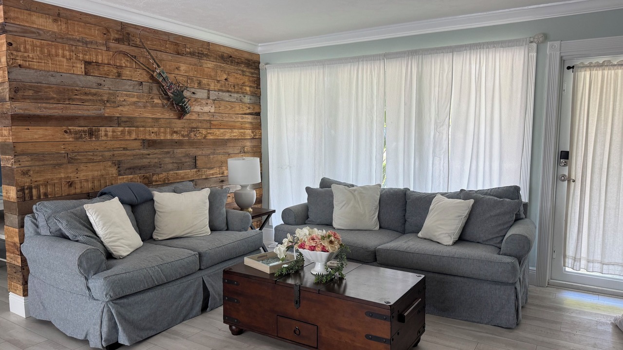 Photo of Livingroom in Deerfield Beach