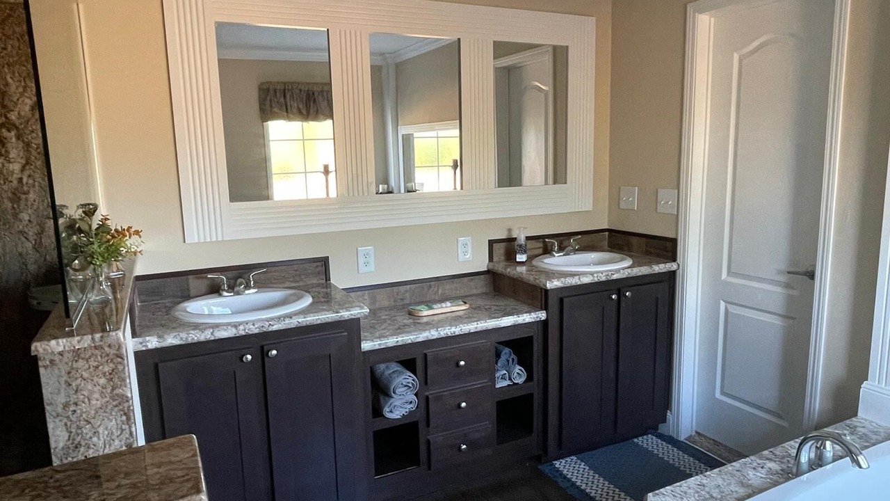 Photo of Bathroom in Clewiston