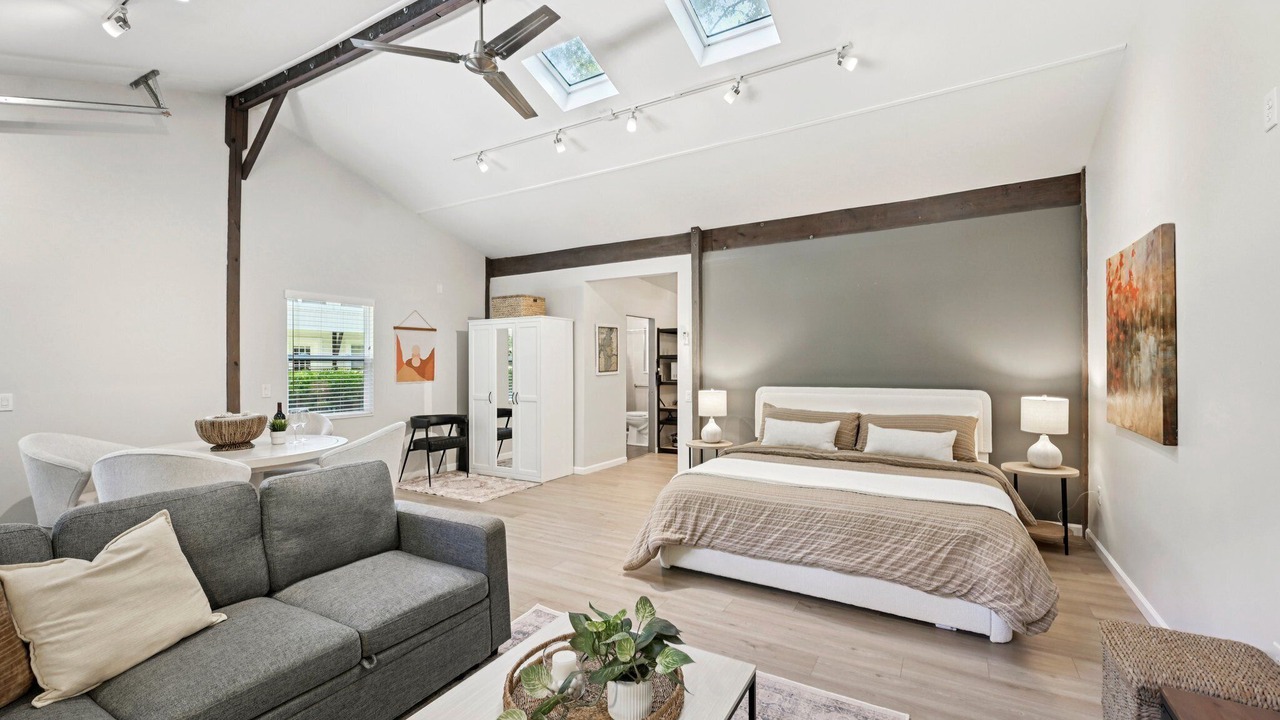 Photo of Bedroom in Mandarin