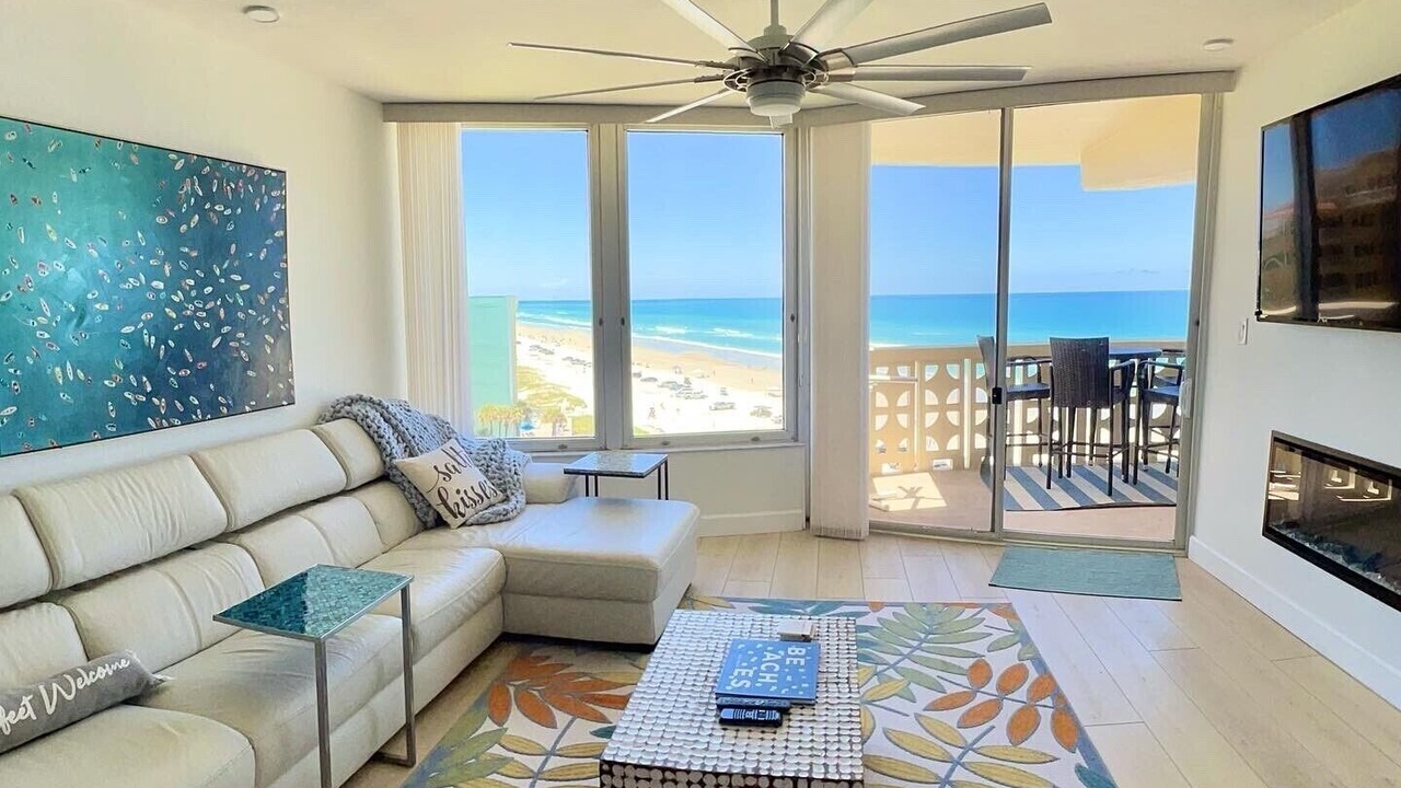 Photo of Livingroom in New Smyrna Beach