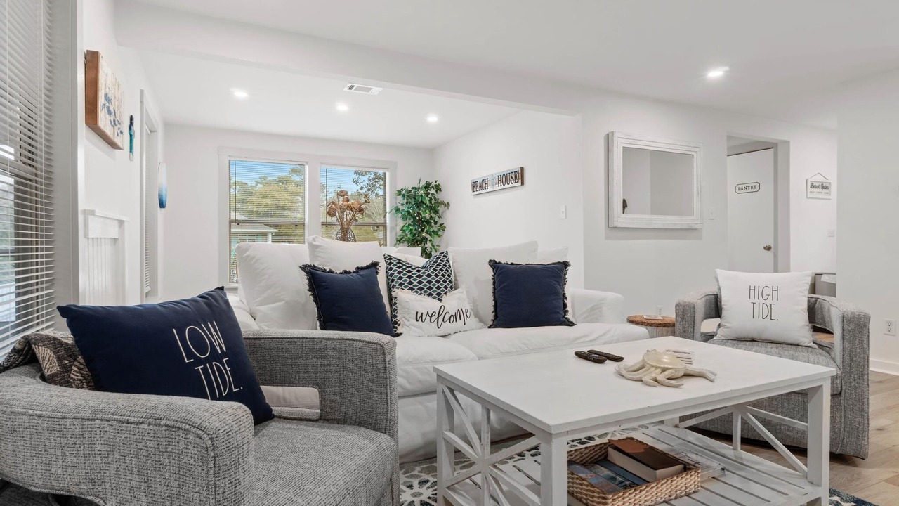 Photo of Livingroom in Gulfview Heights