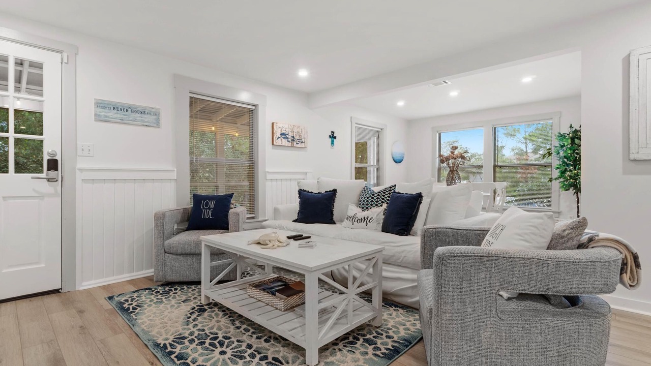Photo of Livingroom in Gulfview Heights