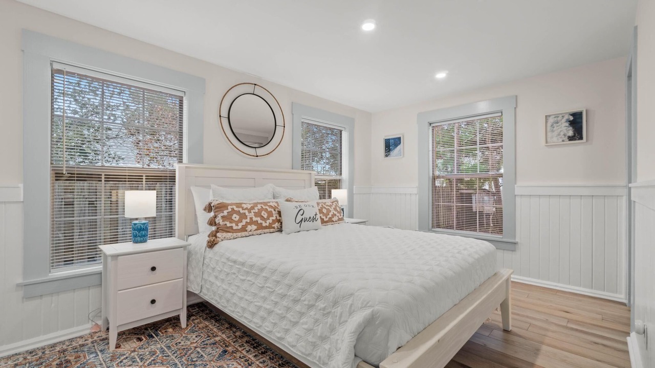 Photo of Bedroom in Gulfview Heights