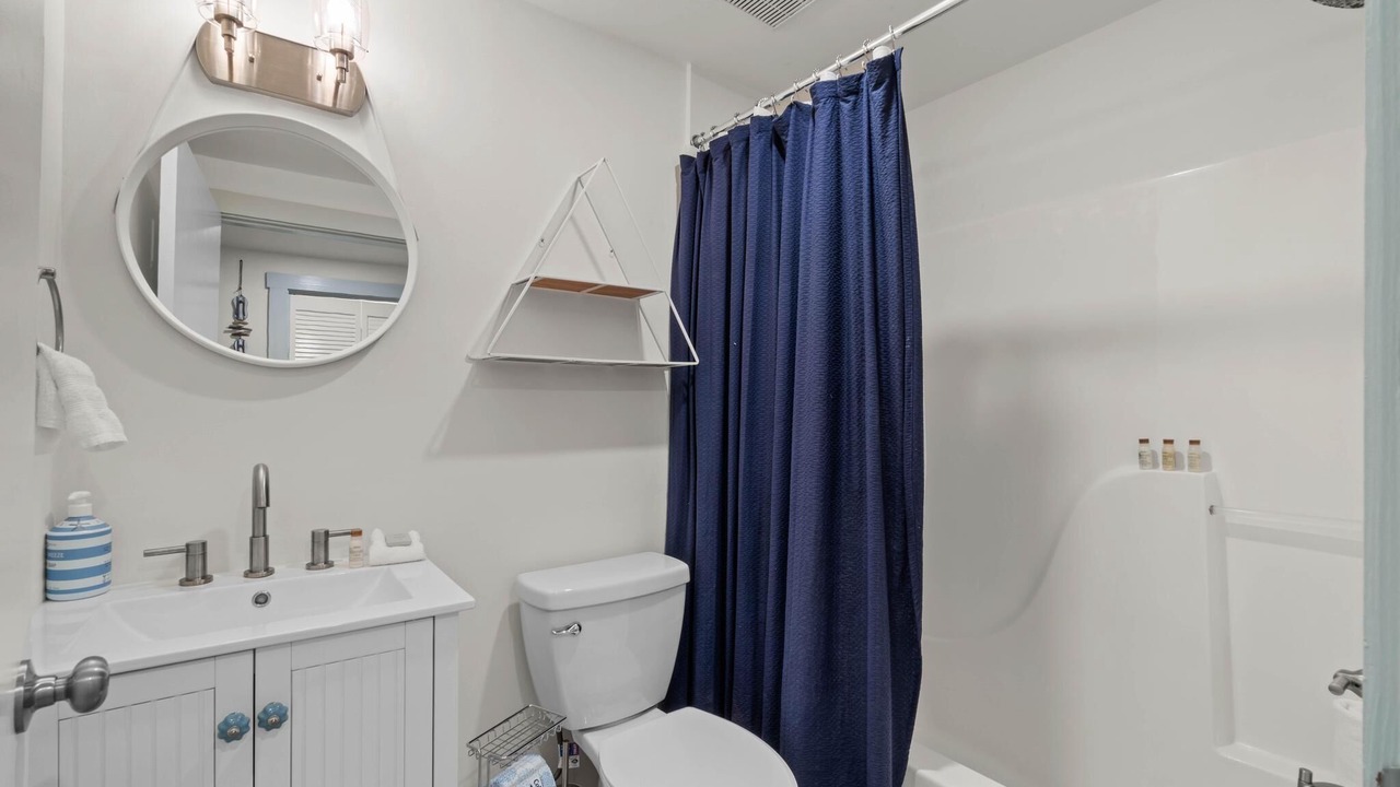 Photo of Bathroom in Gulfview Heights