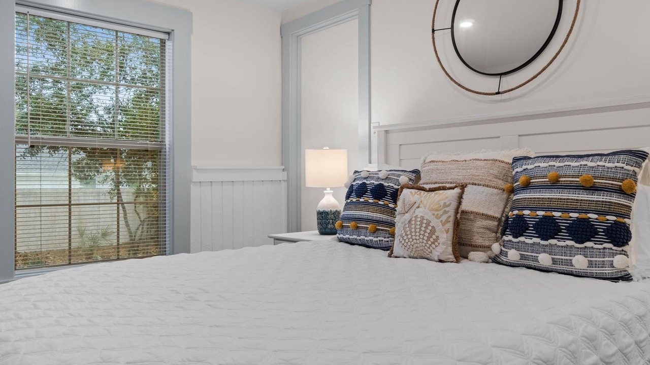 Photo of Bedroom in Gulfview Heights