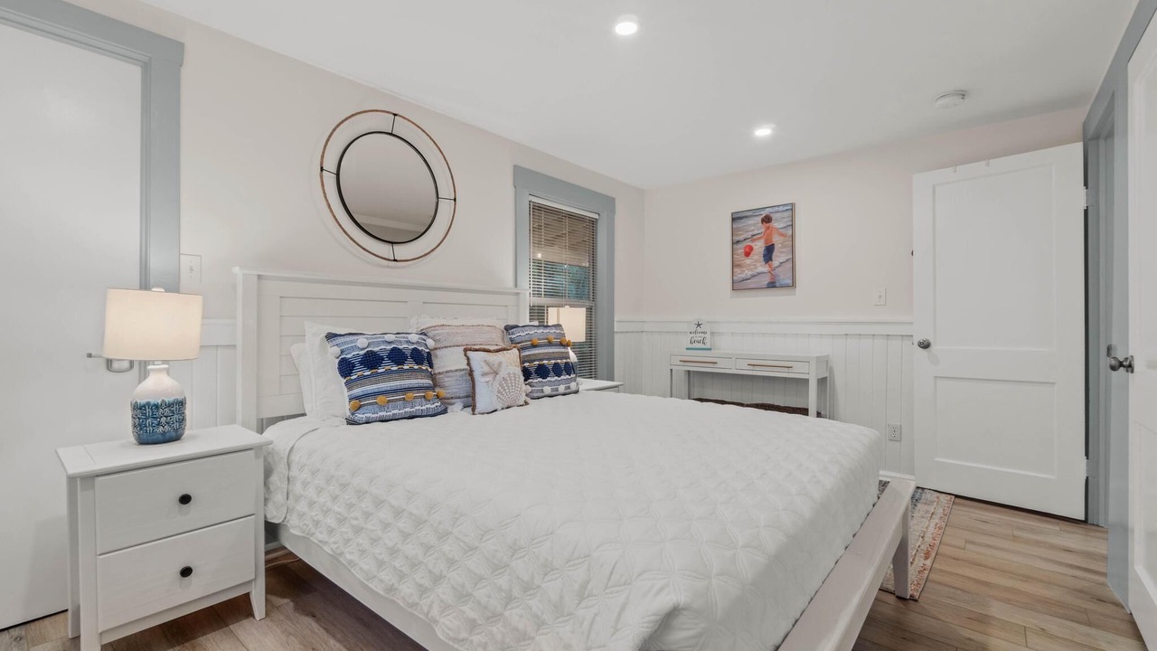 Photo of Bedroom in Gulfview Heights