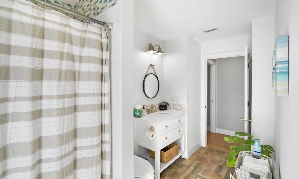 Photo of Bathroom in Crescent Beach