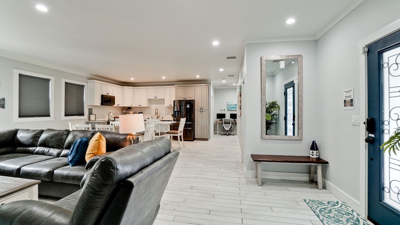 Photo of Livingroom in Trailer Estates