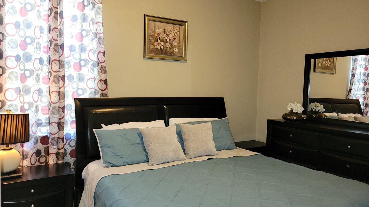 Photo of Bedroom in Crystal Cove