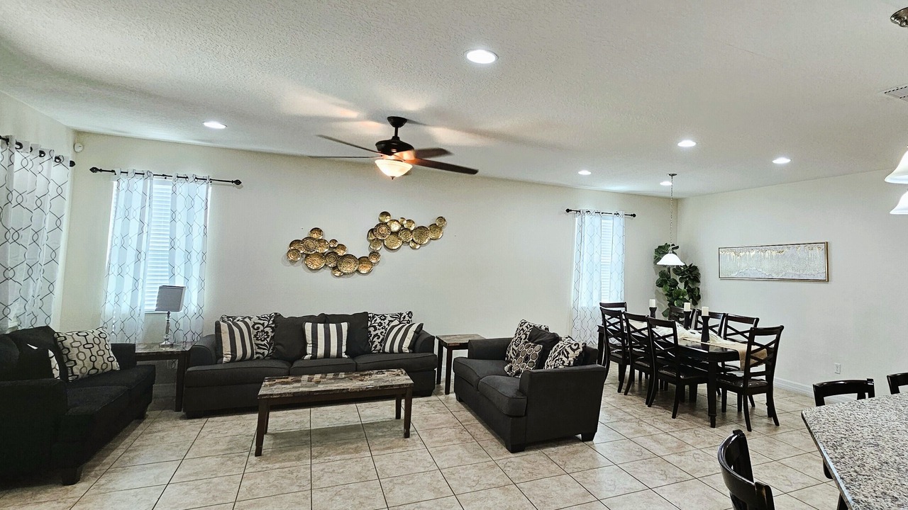 Photo of Livingroom in Crystal Cove