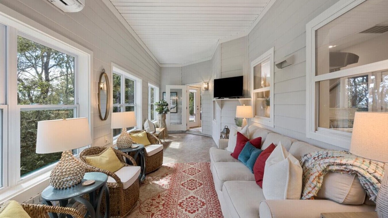 Photo of Bedroom in Dune Allen Beach