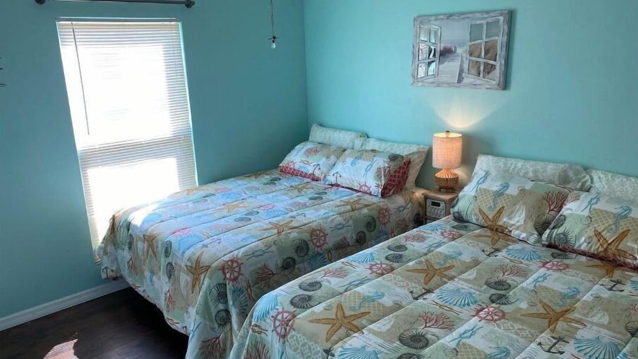 Photo of Bedroom in Bayshore Gardens