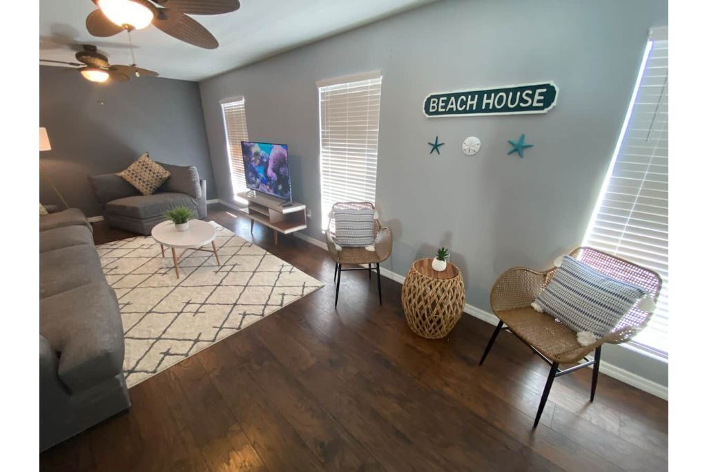 Photo of Livingroom in Bayshore Gardens