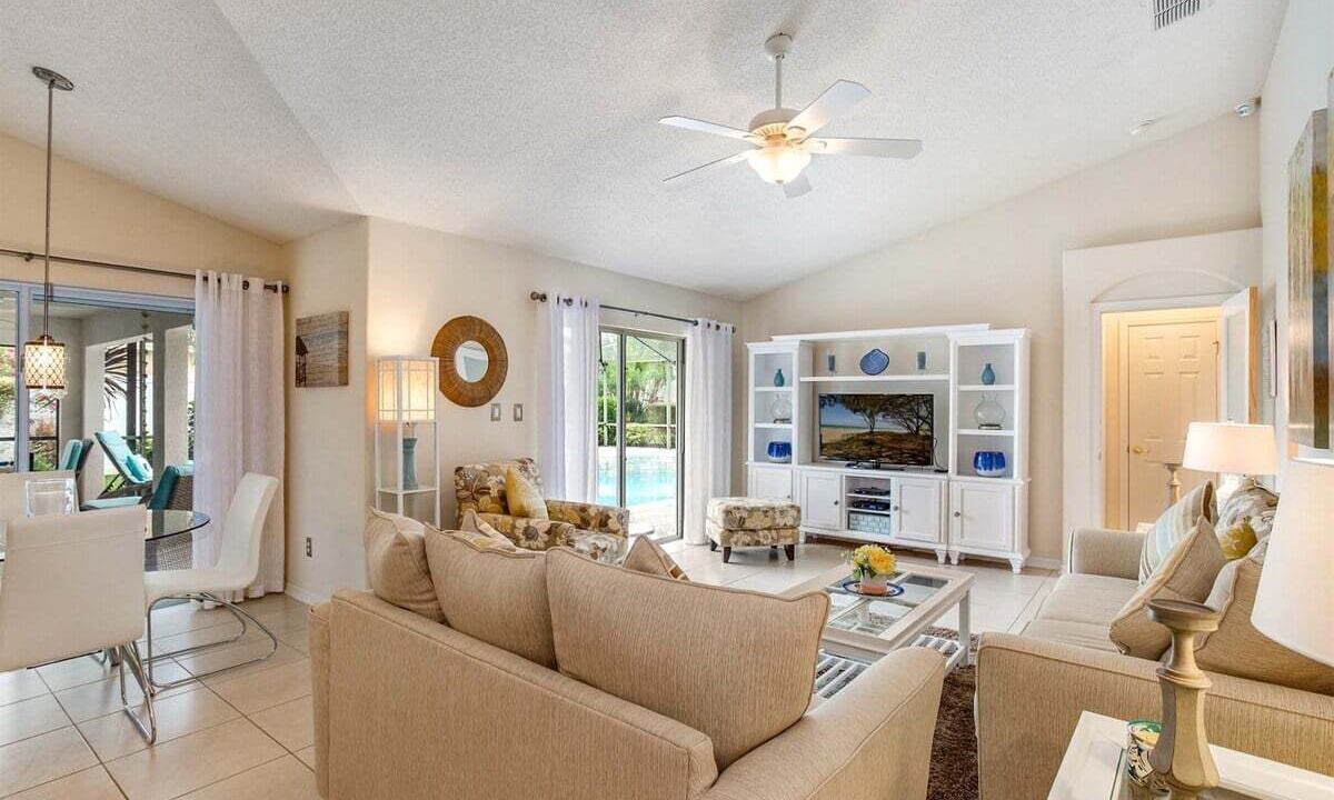 Photo of Livingroom in Orange Tree