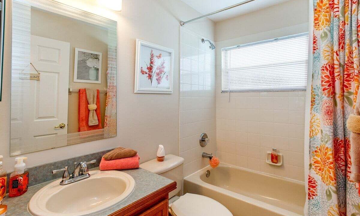 Photo of Bathroom in Orange Tree