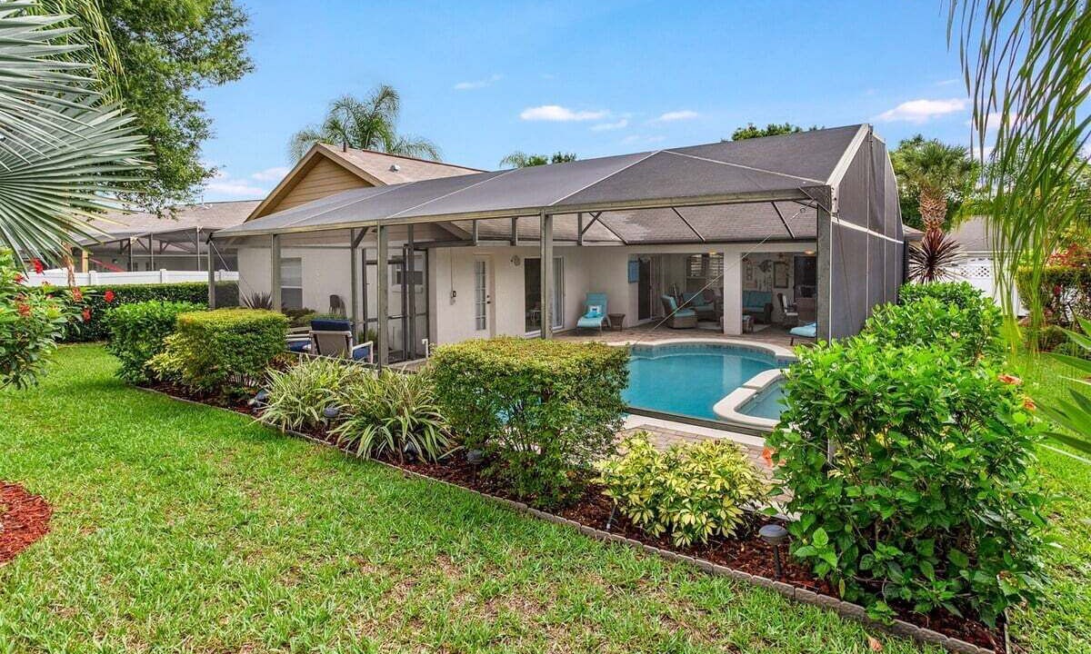 Photo of Outdoor in Orange Tree