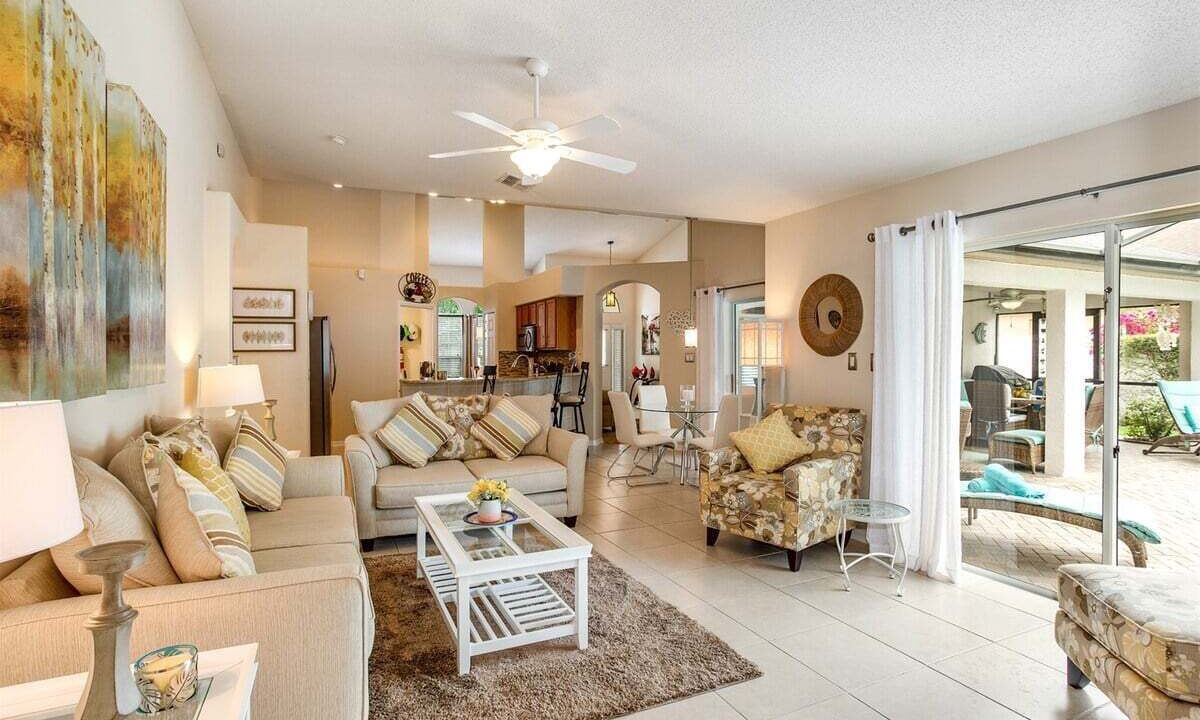 Photo of Livingroom in Orange Tree