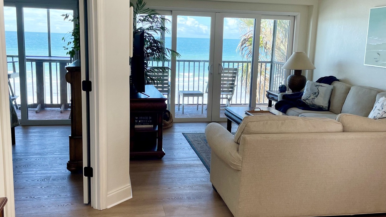 Photo of Livingroom in Madeira Beach