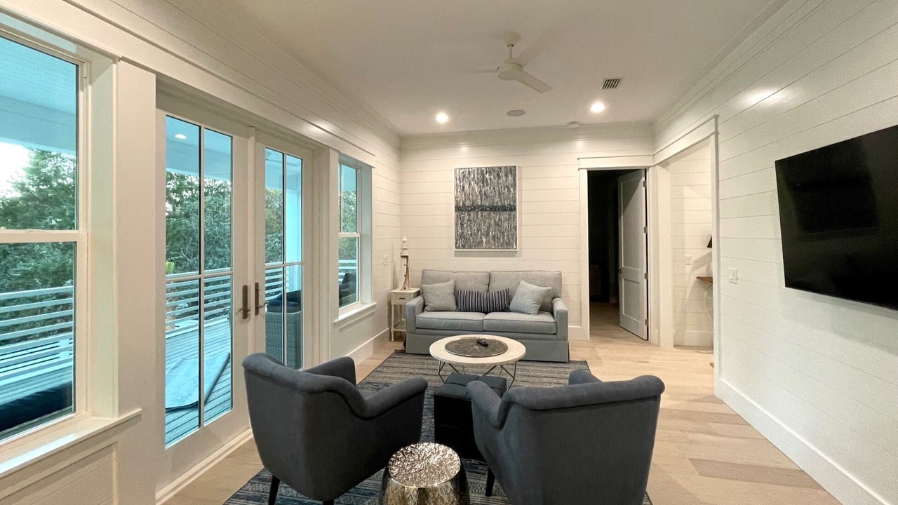 Photo of Livingroom in Gulfview Heights