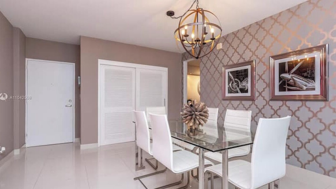 Photo of Bedroom in Hollywood South Central Beach