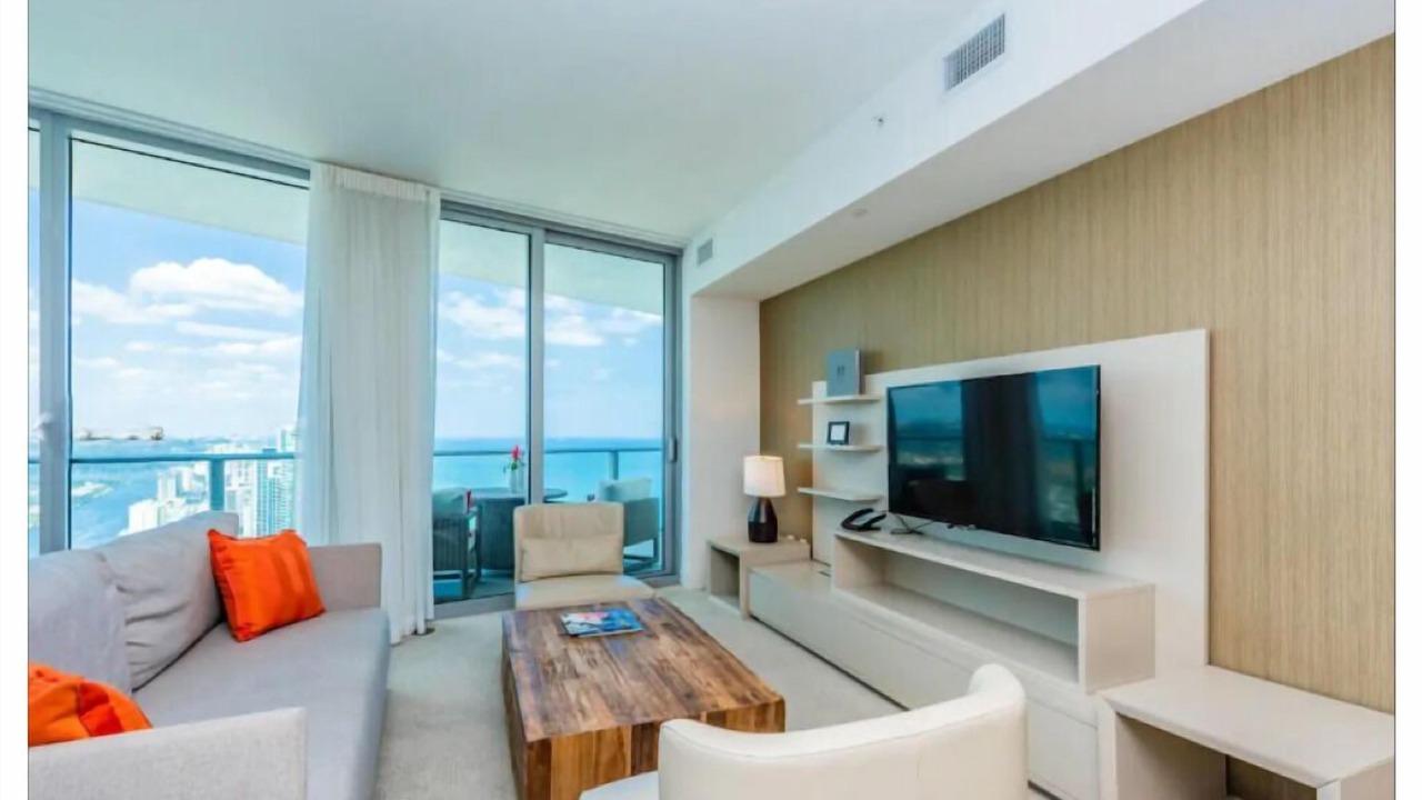 Photo of Livingroom in Hollywood South Central Beach