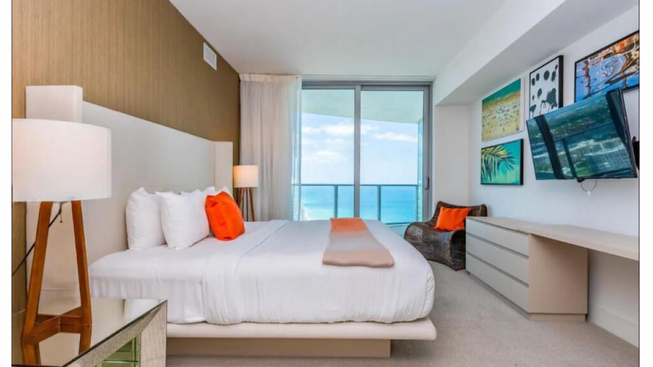 Photo of Bedroom in Hollywood South Central Beach