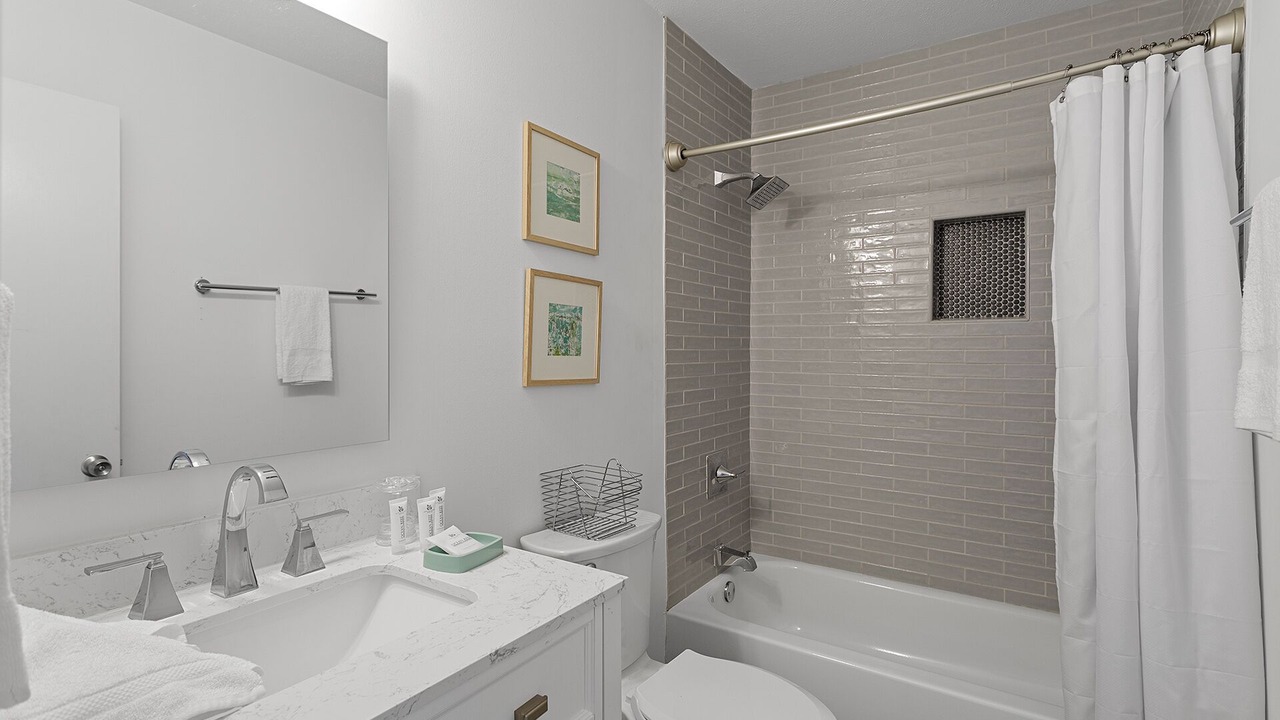 Photo of Bathroom in Gulfview Heights