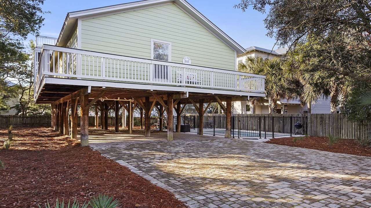 Photo of Outdoor in Gulfview Heights