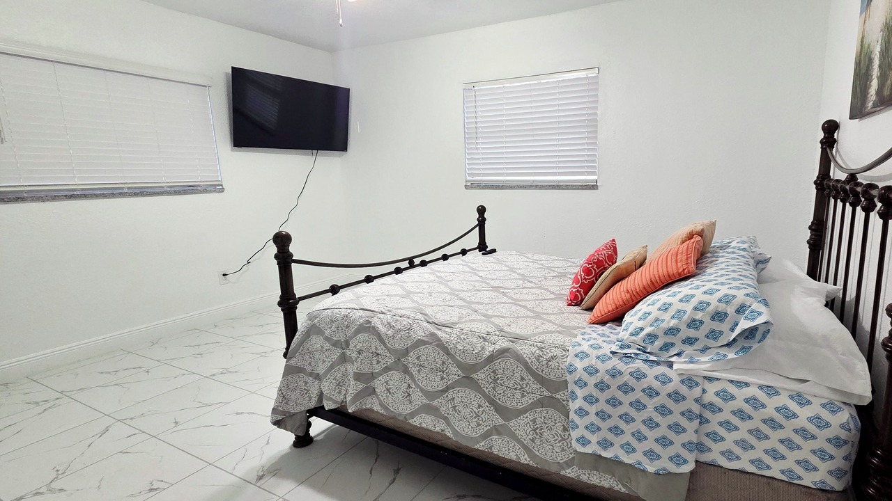 Photo of Bedroom in Bearss Plaza