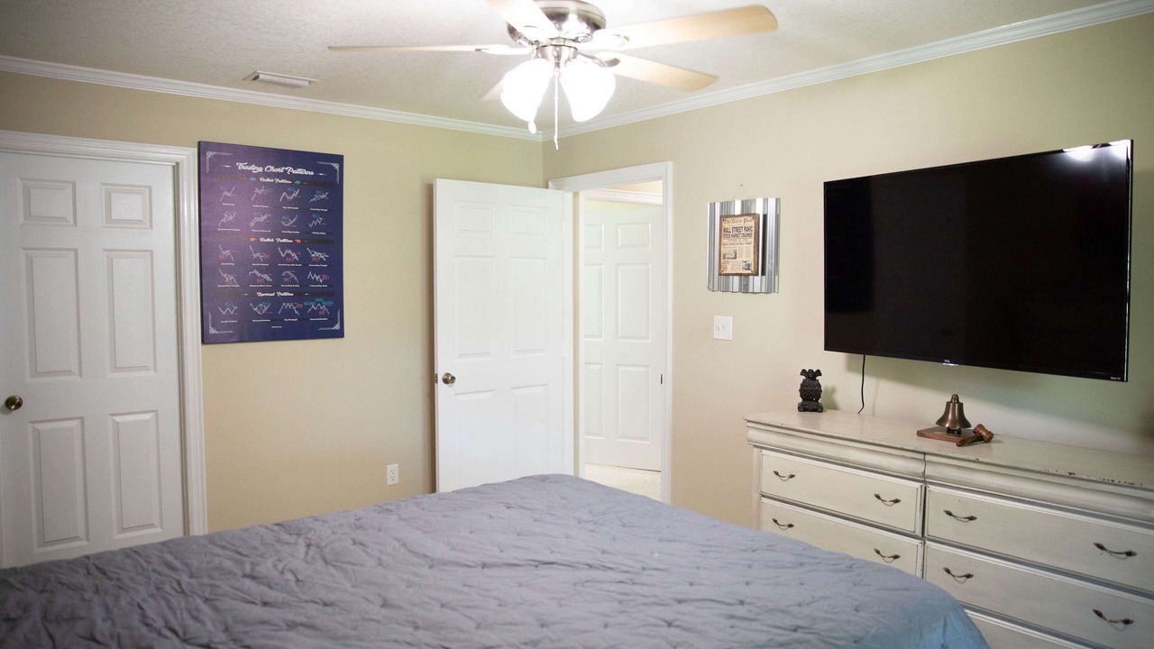 Photo of Bedroom in Adel
